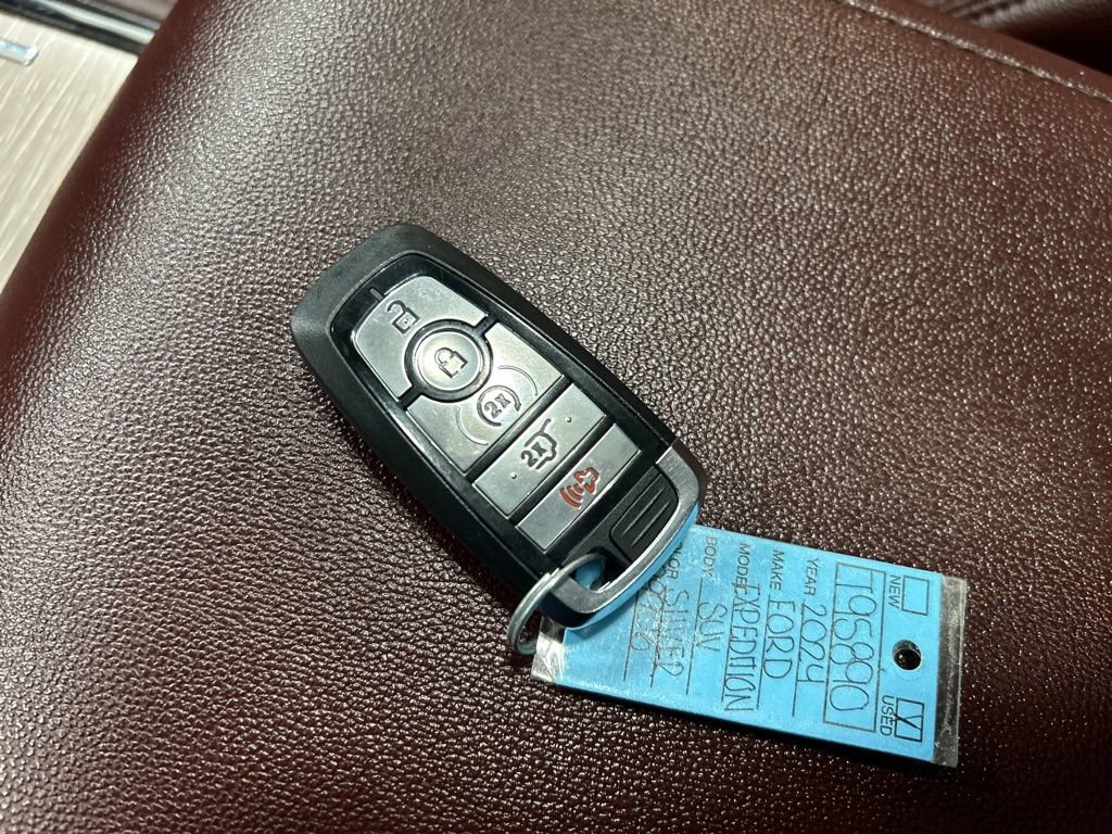 Certified 2024 Ford Expedition Limited image 30