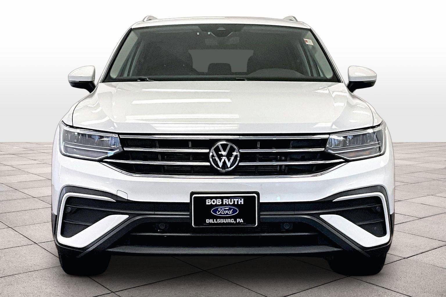 Used 2022 Volkswagen Tiguan SE image 3