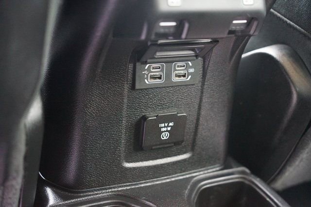 Used 2020 Jeep Wrangler Unlimited Rubicon w/ Cold Weather Group AWD/4WD image 9