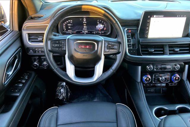 Used 2023 GMC Yukon XL SLT w/ SLT Premium Package image 7
