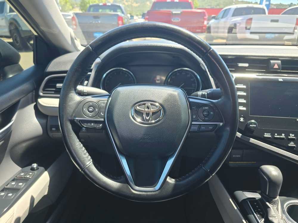 Used 2019 Toyota Camry XLE FWD image 11