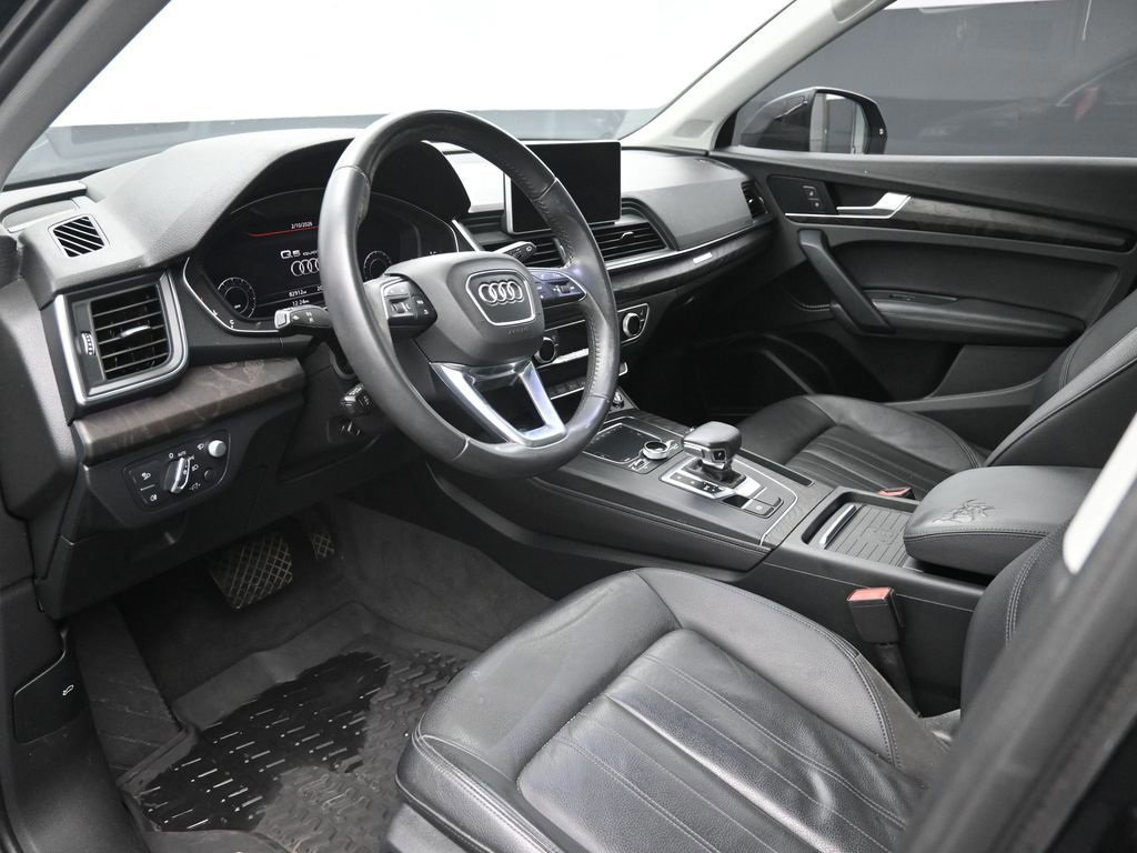 Used 2019 Audi Q5 Prestige w/ Prestige Package image 23