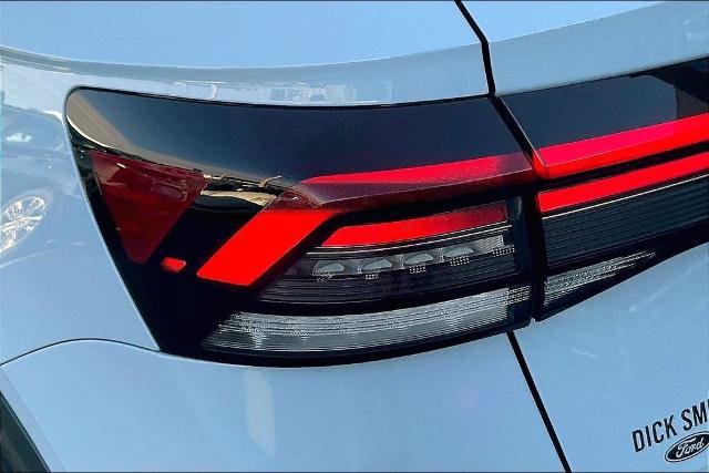 Used 2025 Volkswagen Taos SE FWD image 23
