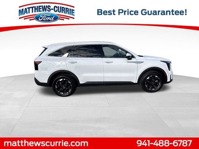 Used 2024 Kia Sorento S image 5