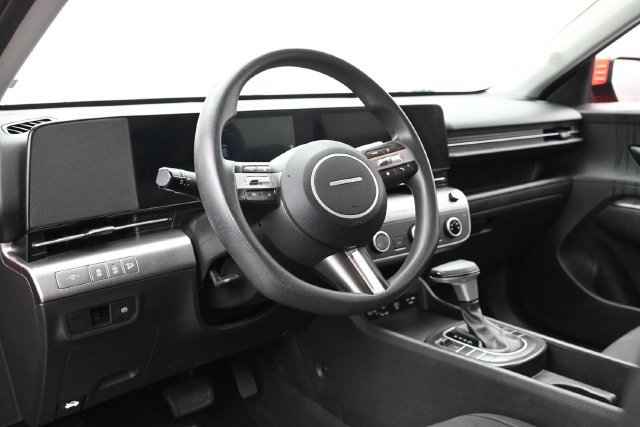 Used 2025 Hyundai Kona SE AWD/4WD image 15