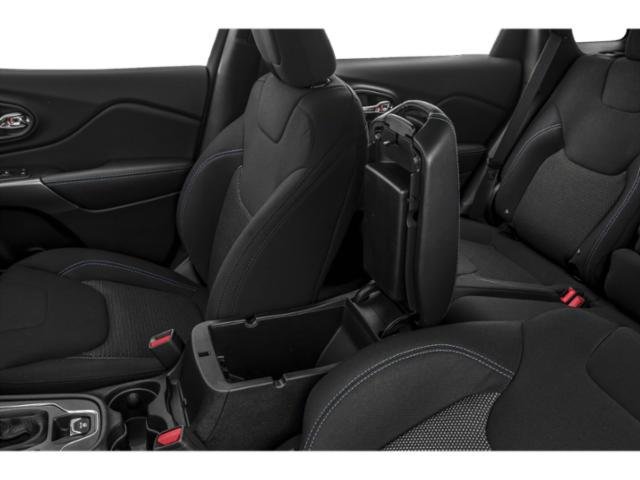 Used 2019 Jeep Cherokee Latitude w/ Popular Appearance Group FWD image 18