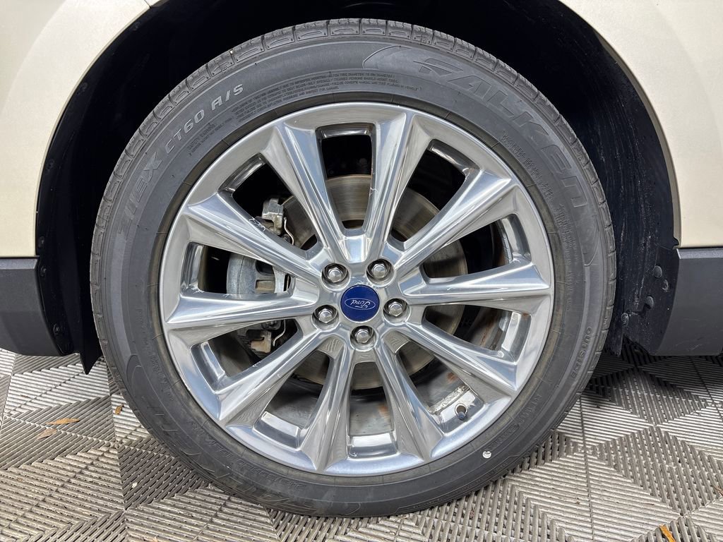 Certified 2018 Ford Edge Titanium w/ Equipment Group 301A image 16