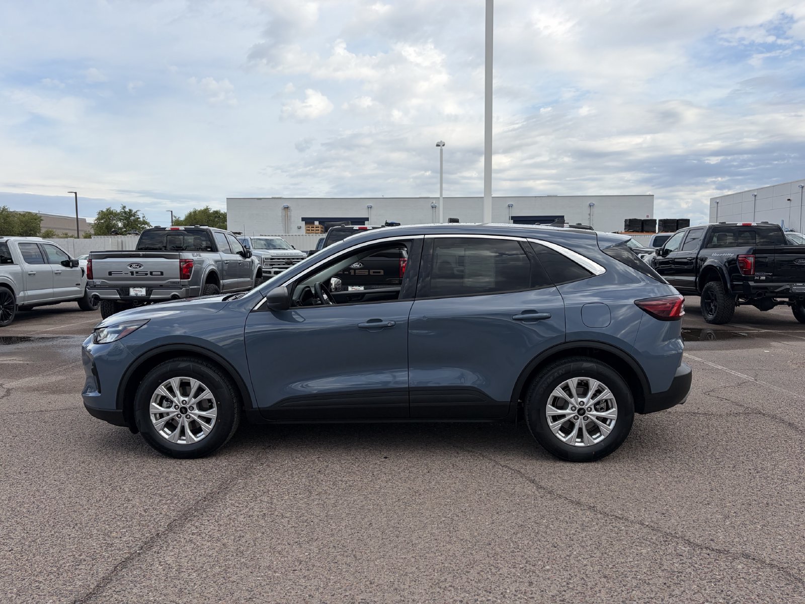 Certified 2024 Ford Escape Active FWD image 2
