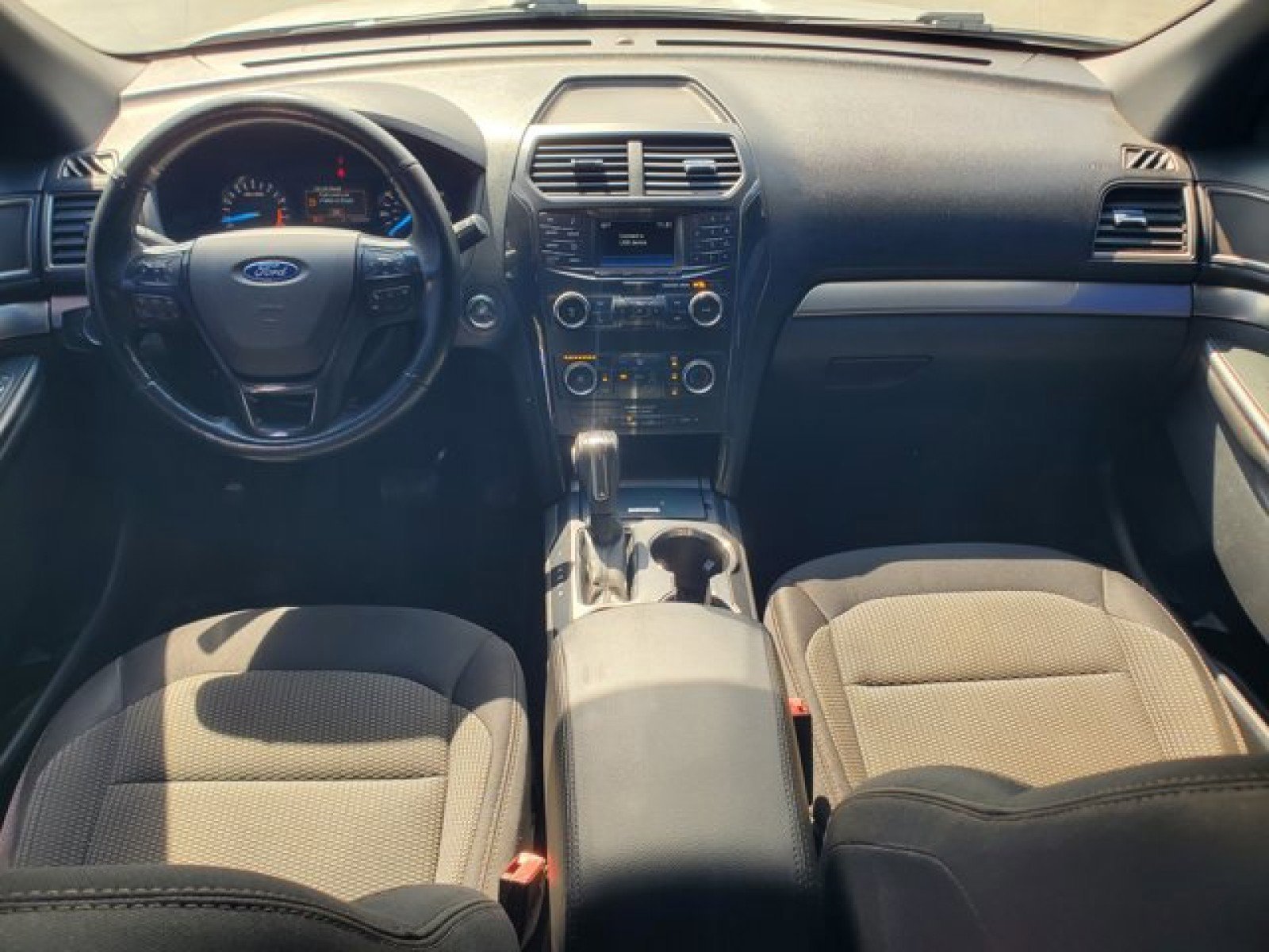 Certified 2018 Ford Explorer XLT image 25