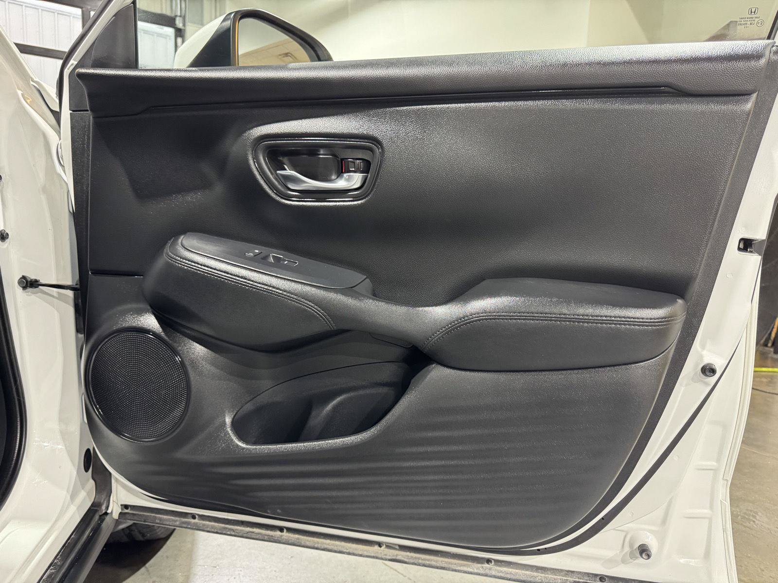Used 2024 Honda HR-V LX image 22