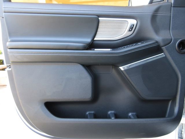 Certified 2025 Ford Expedition Max Platinum AWD/4WD image 9