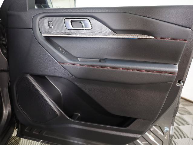 Certified 2025 Ford Explorer ST-Line w/ Premium Package AWD/4WD image 35