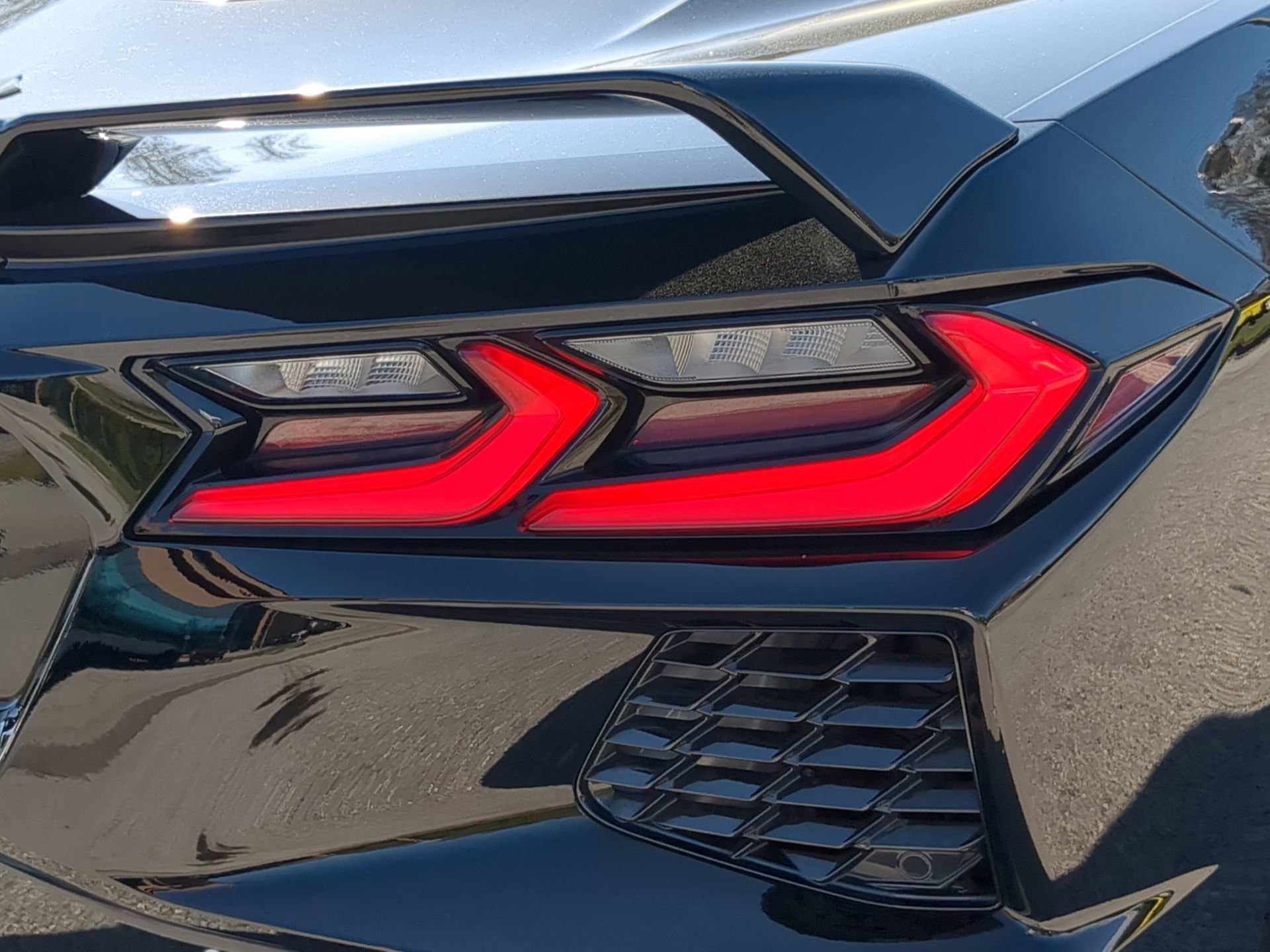 Used 2022 Chevrolet Corvette Stingray Premium Cpe w/ Z51 Performance Package image 37