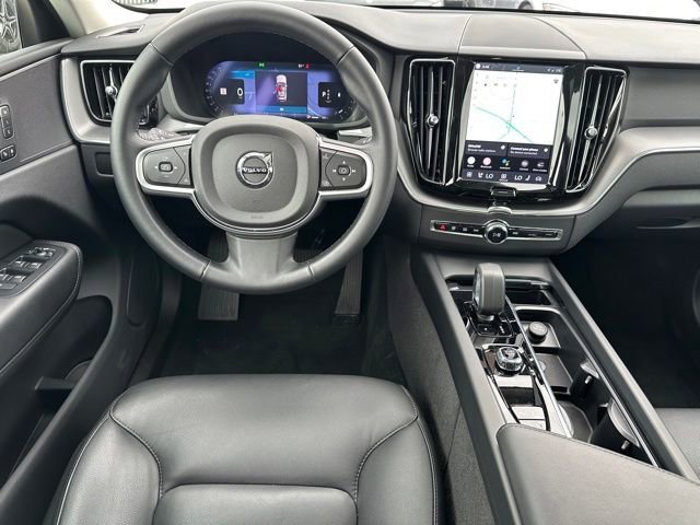 Used 2025 Volvo XC60 B5 Core AWD/4WD image 15