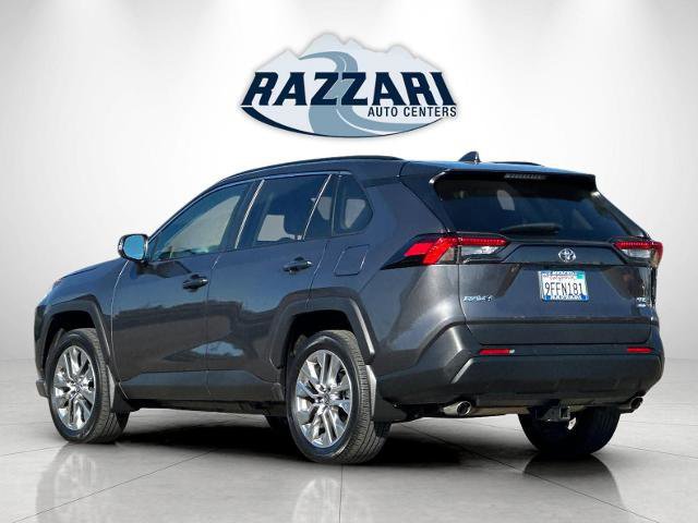 Used 2023 Toyota RAV4 XLE Premium image 3