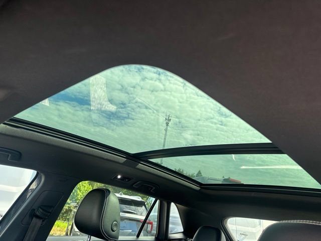 Used 2021 Volkswagen Atlas Cross Sport SE w/ Panoramic Sunroof Package FWD image 8