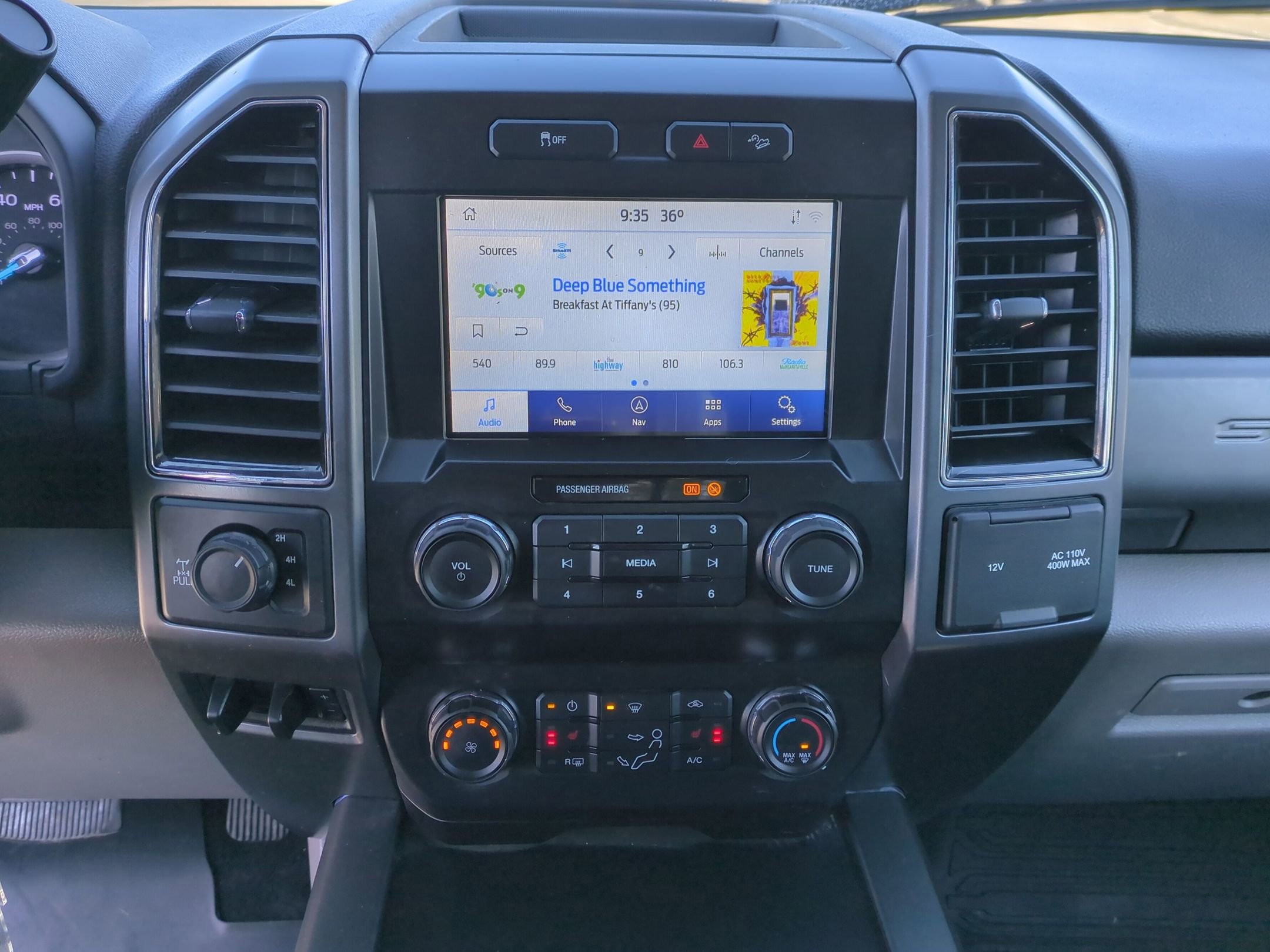 Certified 2022 Ford F250 XLT w/ XLT Premium Package image 11