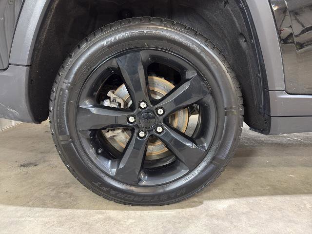 Used 2023 Jeep Grand Cherokee L Limited w/ Black Appearance Package image 29