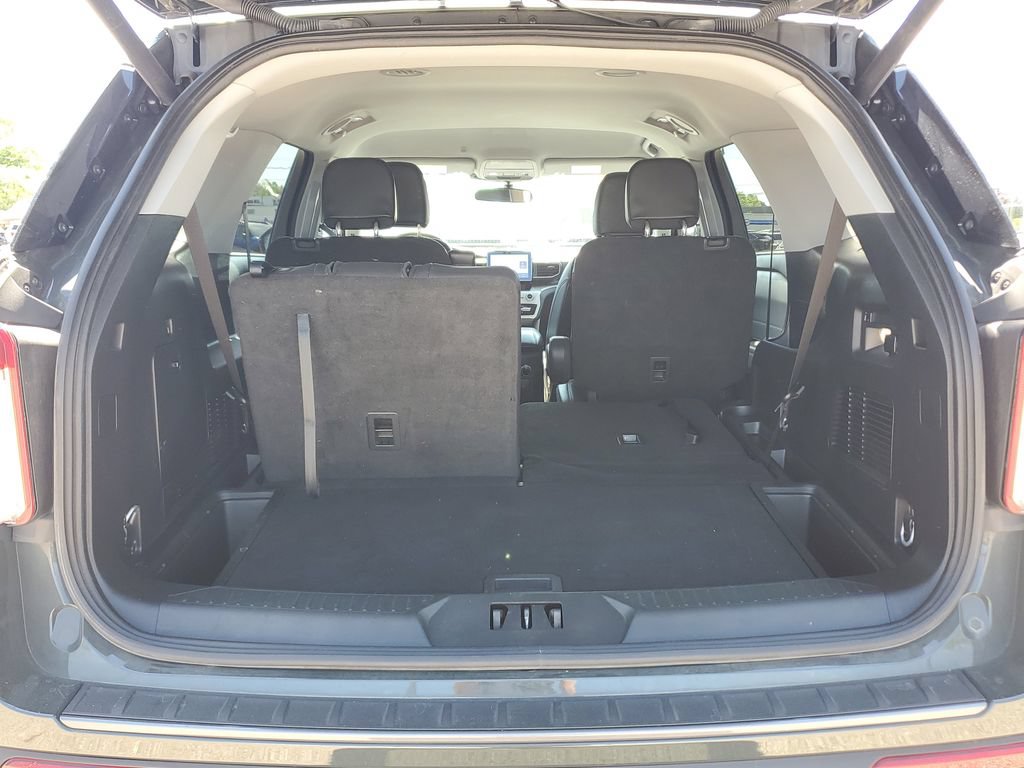 Certified 2024 Ford Explorer XLT w/ Equipment Group 202A AWD/4WD image 10
