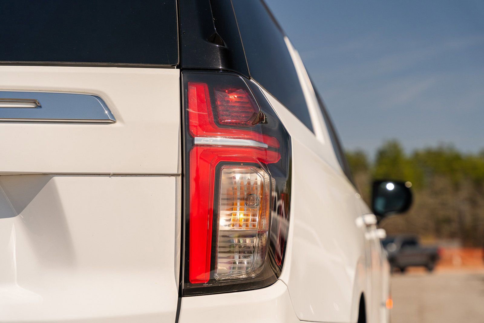 Used 2023 Chevrolet Suburban Premier image 16