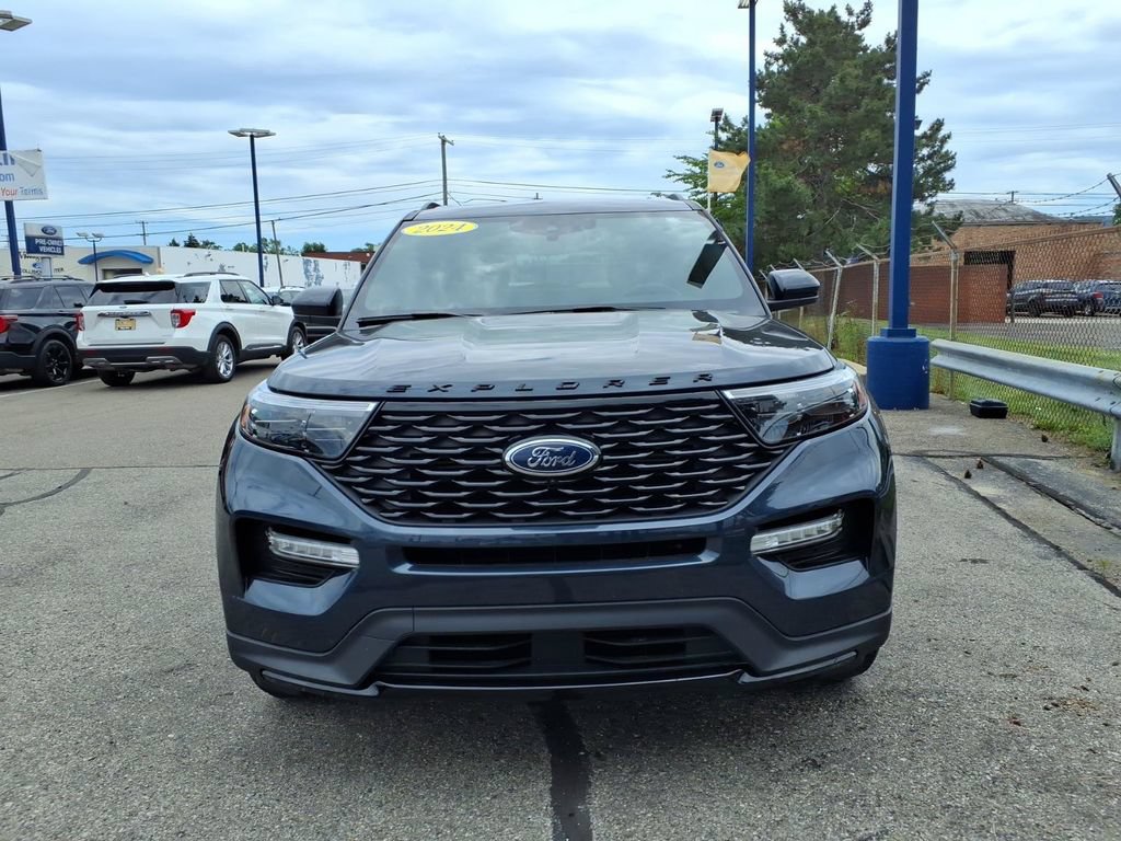 Certified 2024 Ford Explorer ST-Line w/ Class IV Trailer Tow Package AWD/4WD image 3