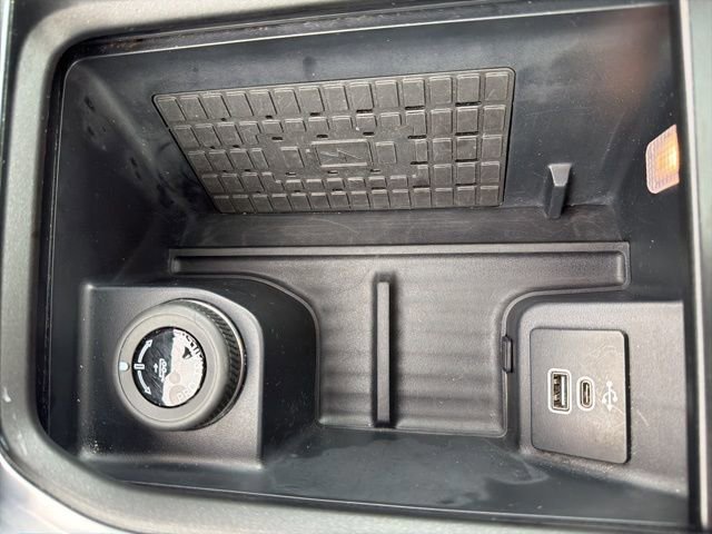 Certified 2025 Ford Expedition Active image 45