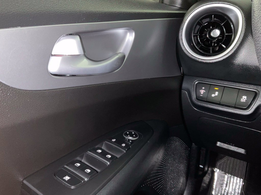 Used 2023 Kia Forte LXS w/ LXS Technology Package FWD image 19
