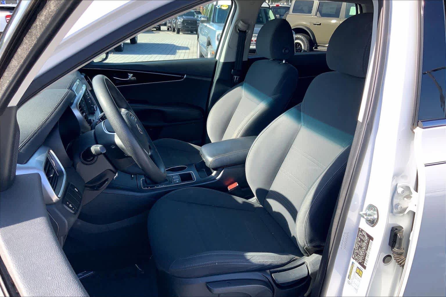 Used 2020 Kia Sorento L FWD image 8