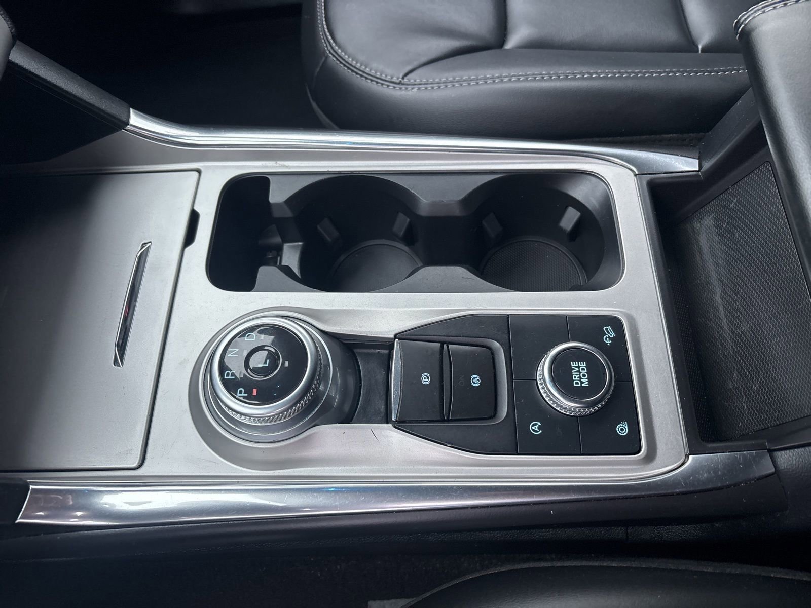 Certified 2021 Ford Explorer XLT w/ Equipment Group 202A image 28