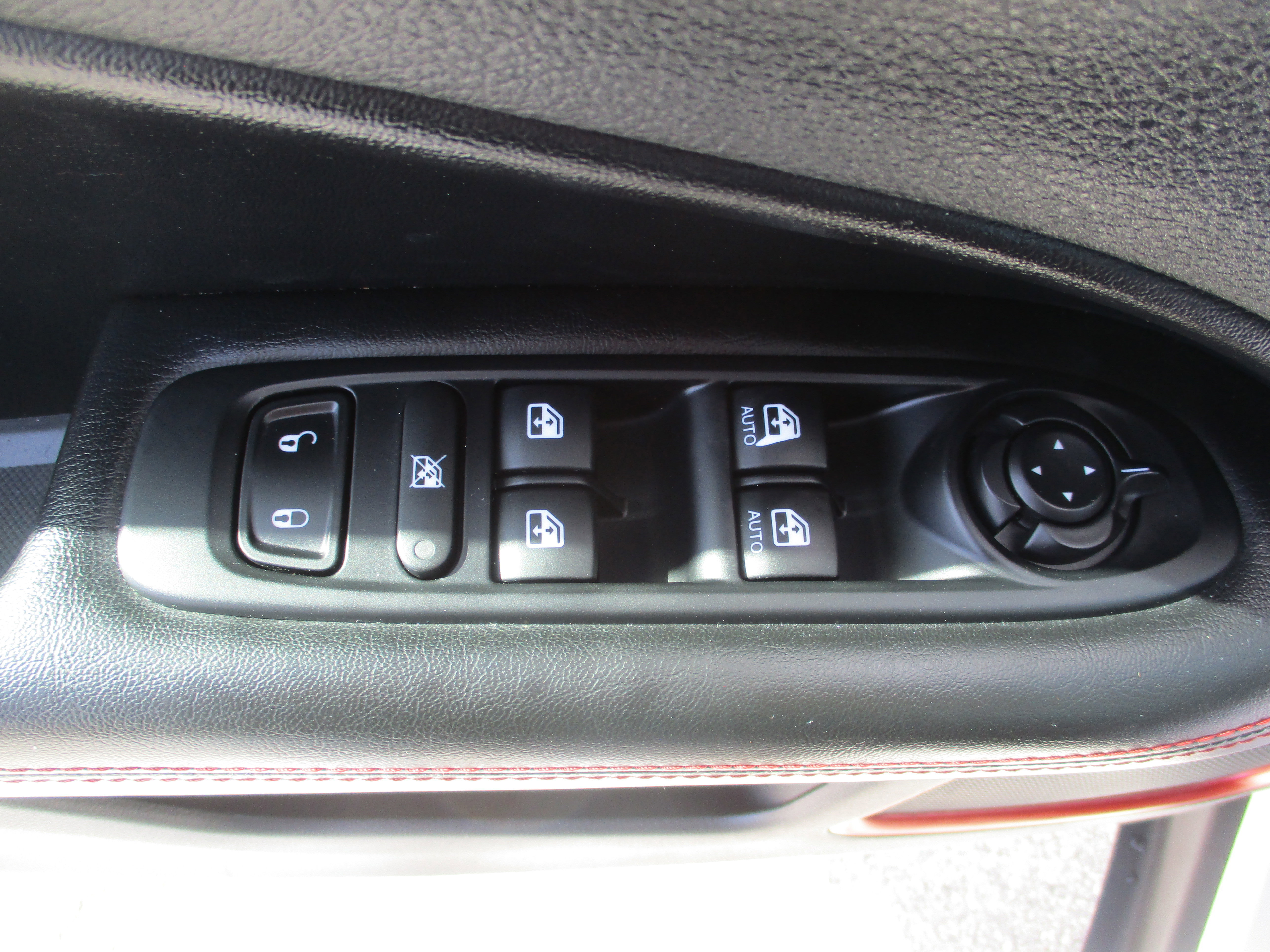 Used 2019 Jeep Compass Trailhawk image 14