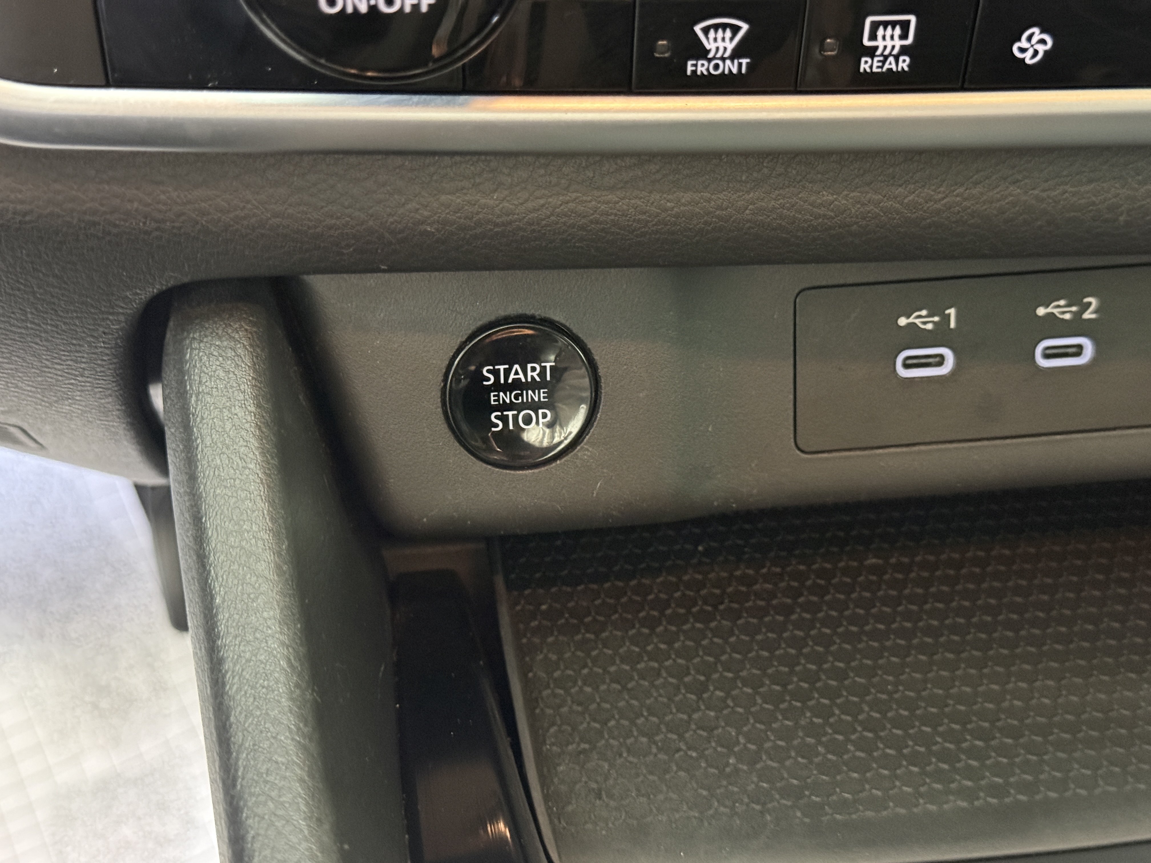 Used 2025 Nissan Rogue SV AWD/4WD image 30