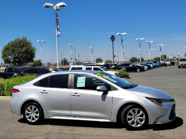 Used 2023 Toyota Corolla LE FWD image 3