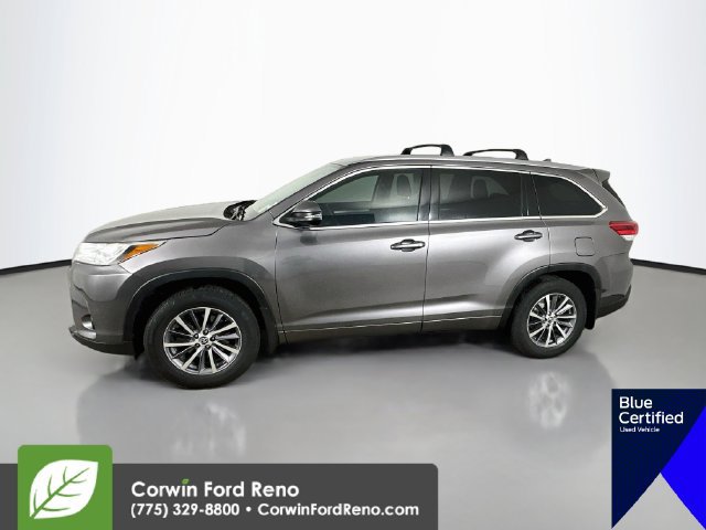 Used 2017 Toyota Highlander XLE AWD/4WD image 5
