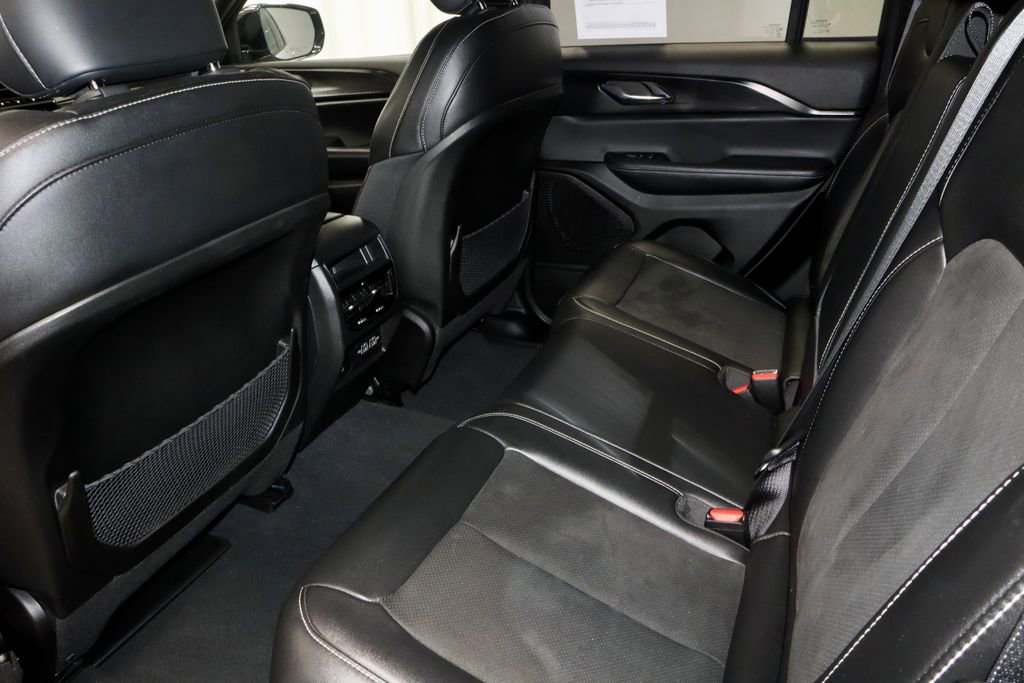Used 2024 Jeep Grand Cherokee Altitude AWD/4WD image 22