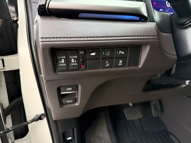 Used 2019 Honda Odyssey Elite image 16