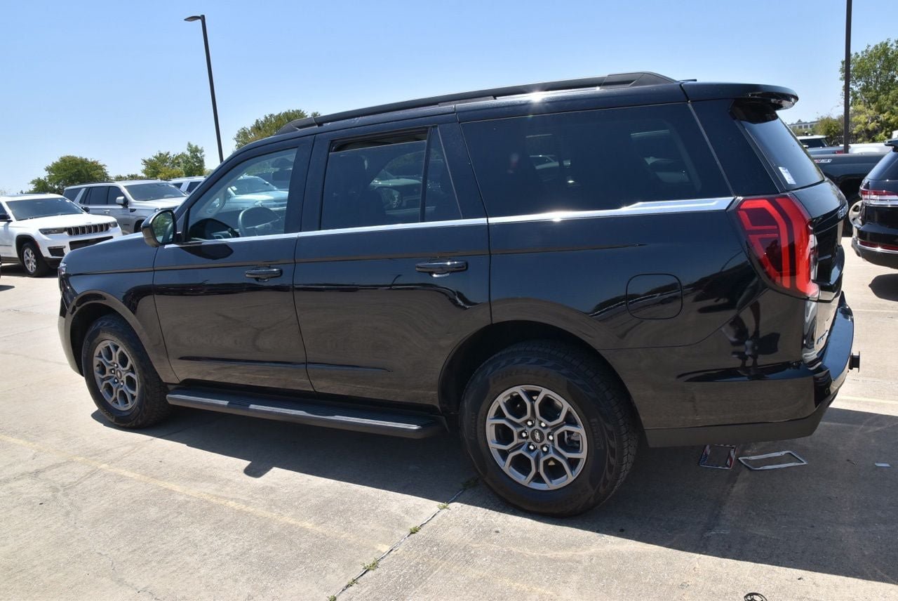 Certified 2025 Ford Expedition Active AWD/4WD image 7