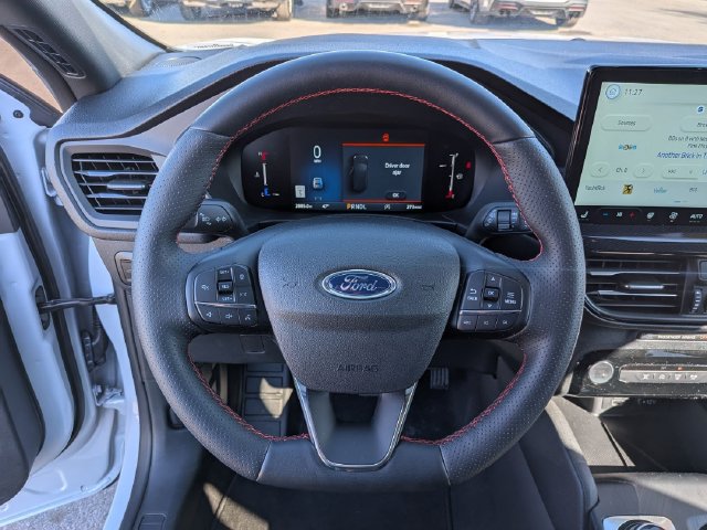 Certified 2025 Ford Escape ST-Line w/ Tech Pack #1 AWD/4WD image 9