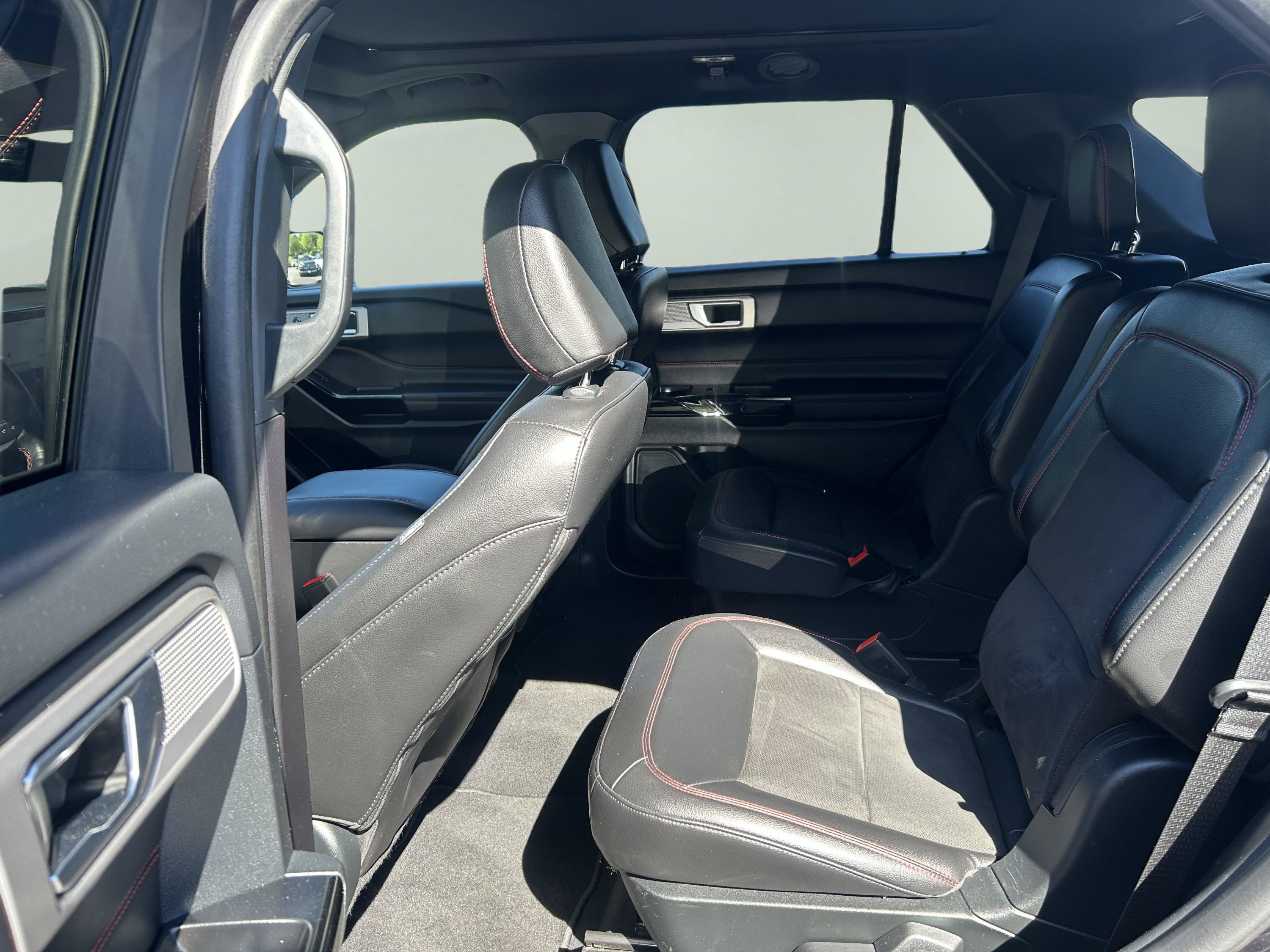 Certified 2023 Ford Explorer ST-Line w/ Class IV Trailer Tow Package AWD/4WD image 11