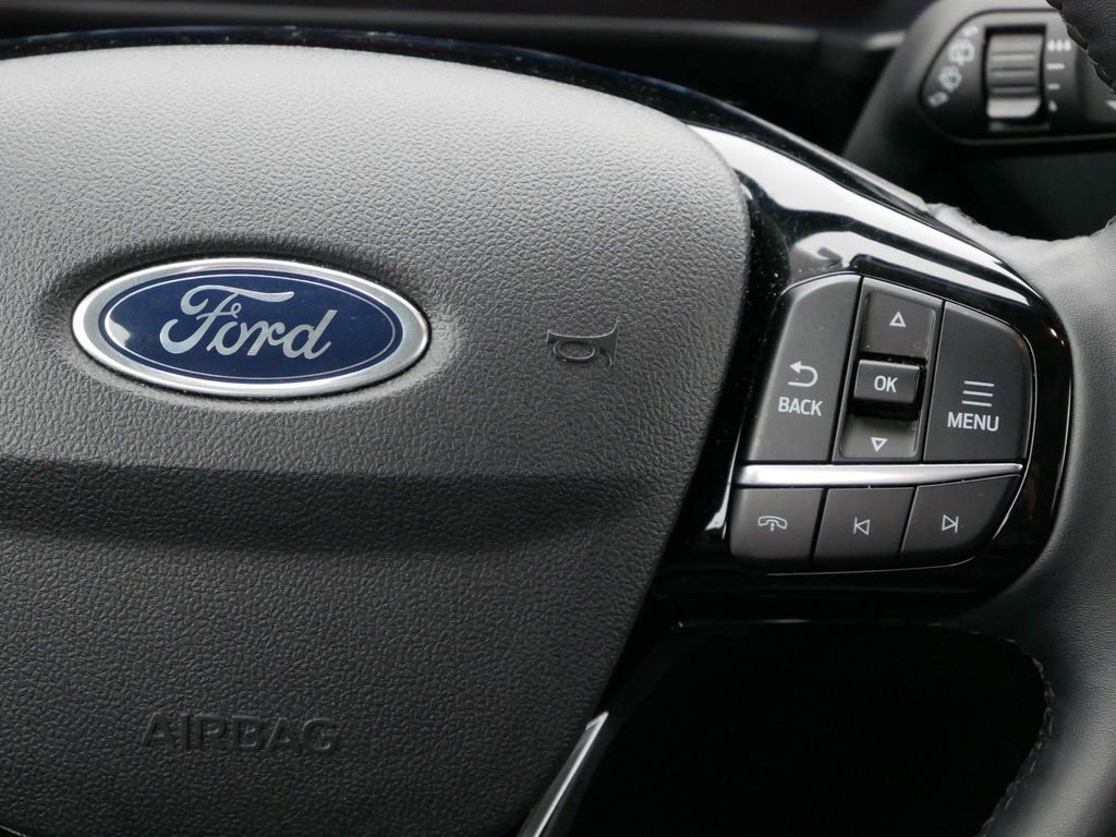 Certified 2024 Ford Escape Platinum AWD/4WD image 17