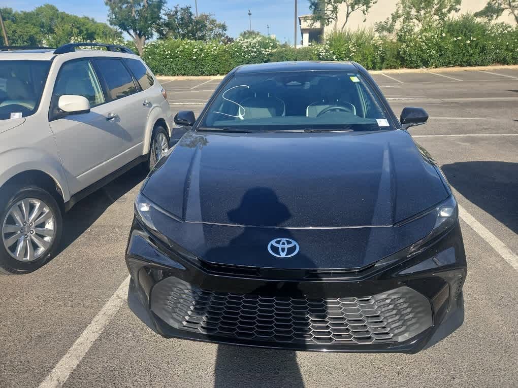 Used 2026 Toyota Camry SE w/ Convenience Package FWD image 4