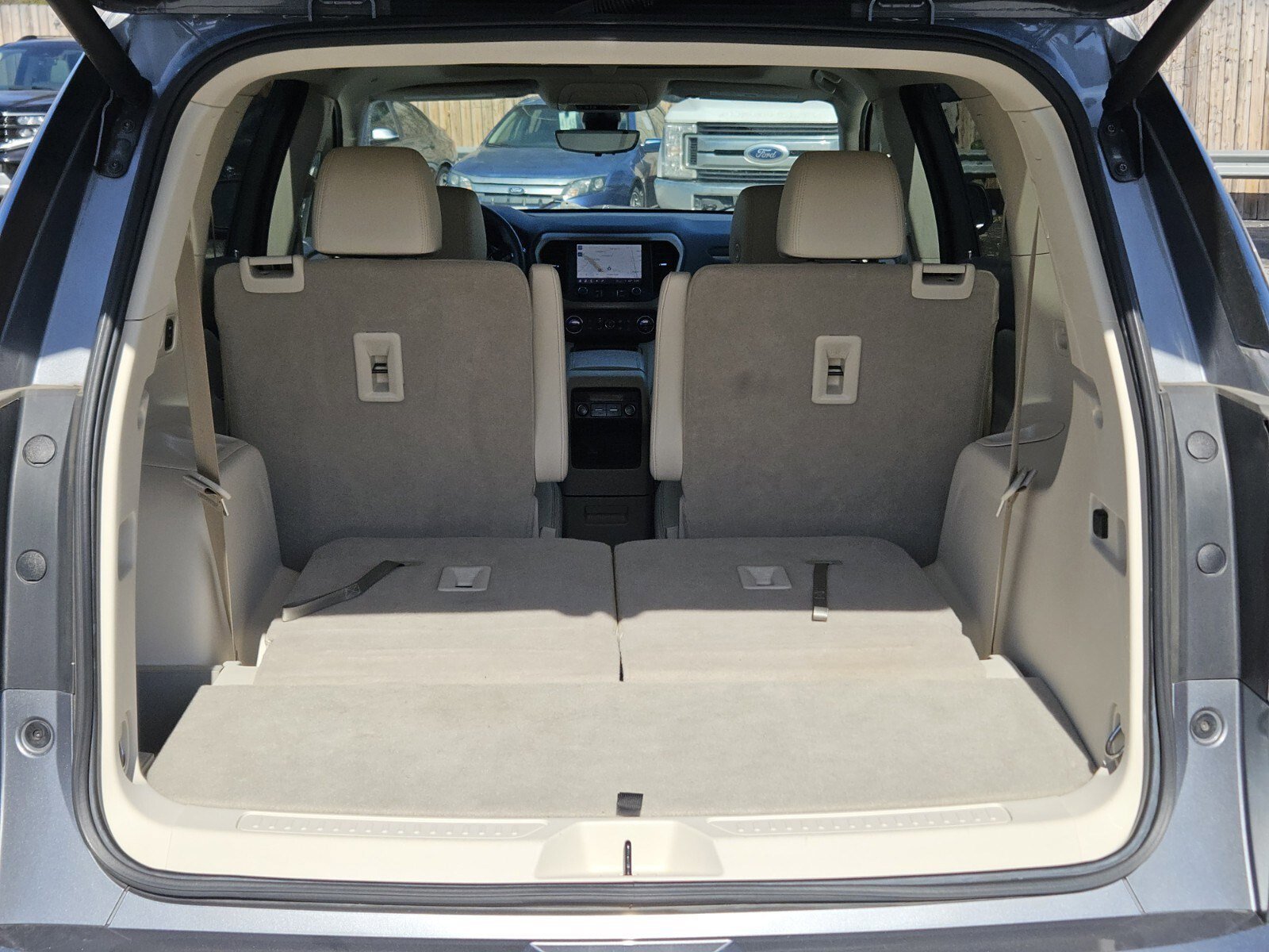 Used 2022 GMC Acadia Denali w/ Denali Technology Package image 29