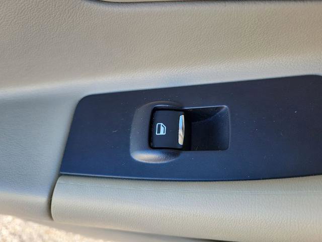 Certified 2017 Ford Taurus SE image 13