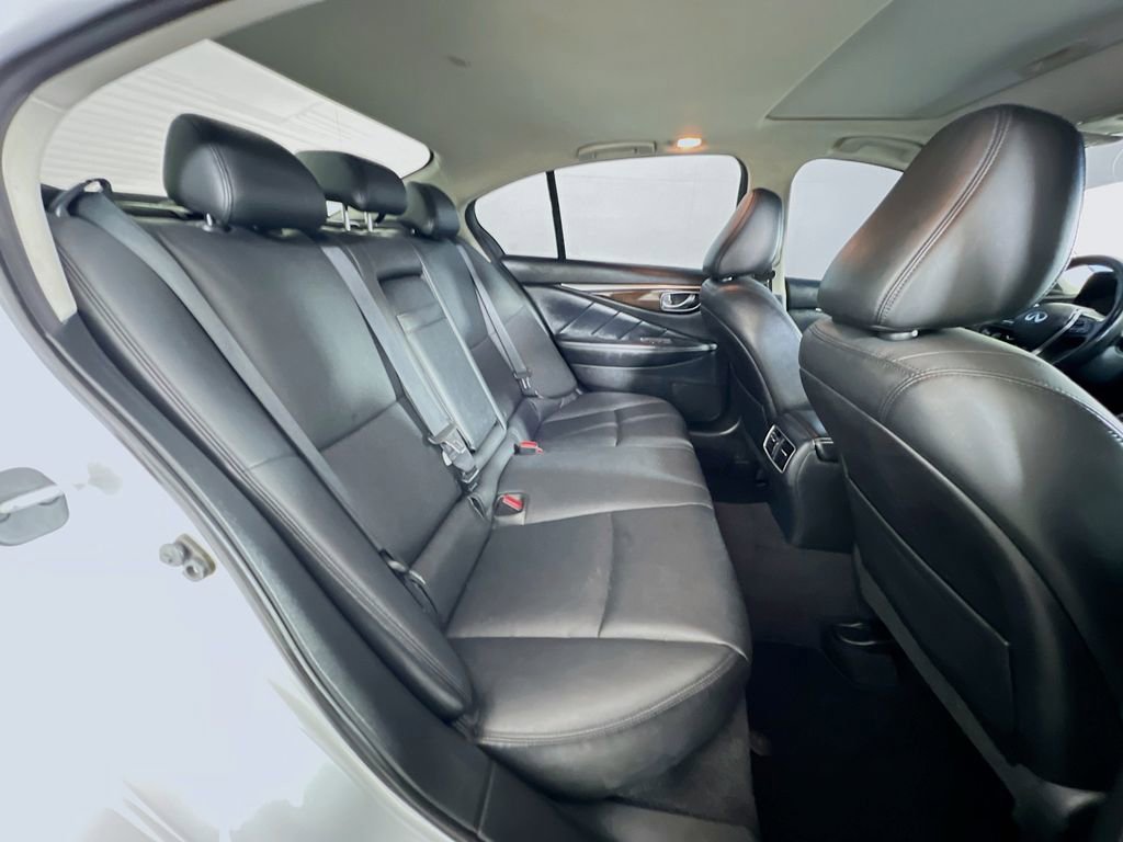 Used 2019 INFINITI Q50 Luxe w/ Essential Package (3.0T Luxe) AWD/4WD image 31