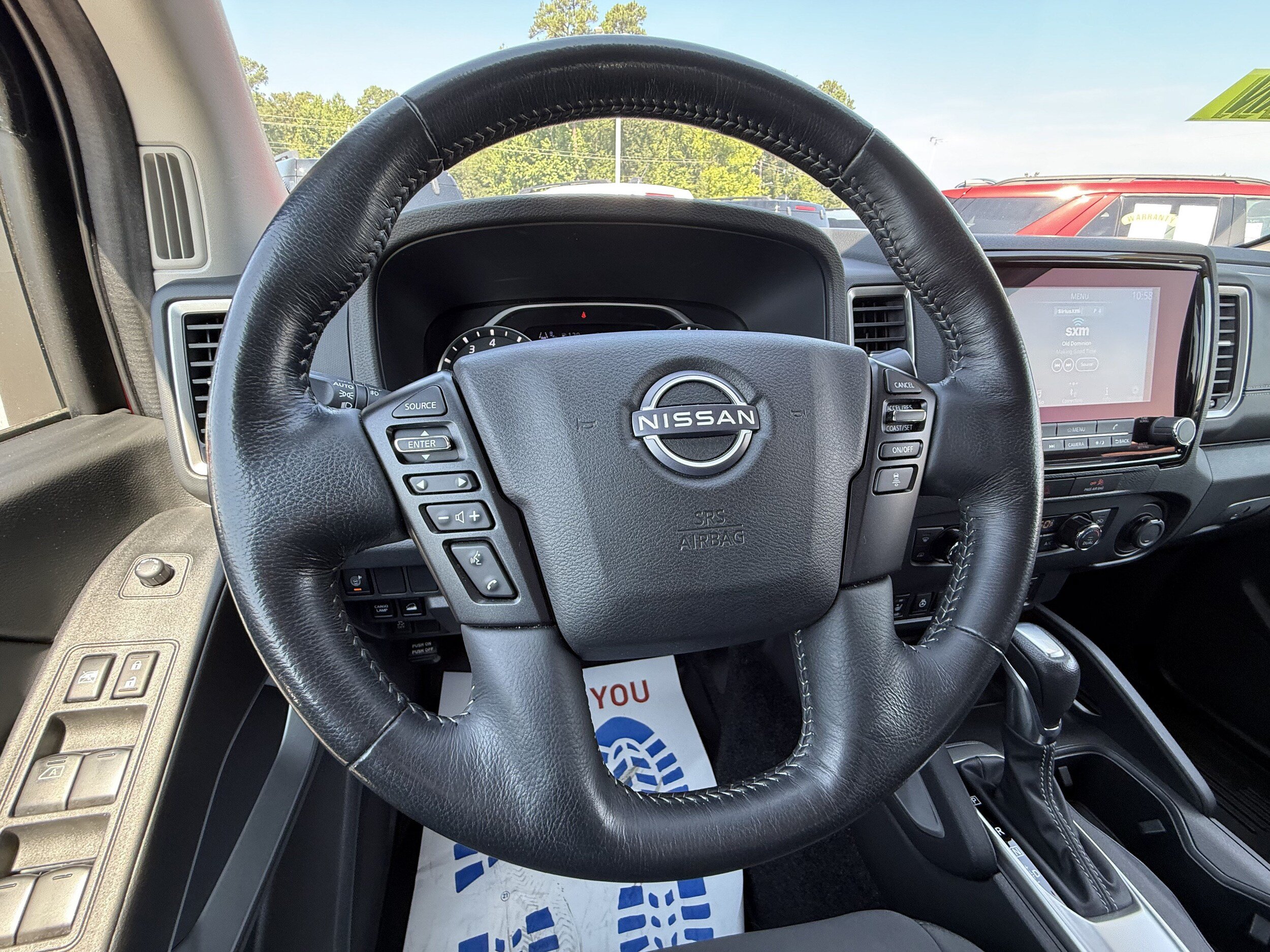 Used 2022 Nissan Frontier SV AWD/4WD image 16