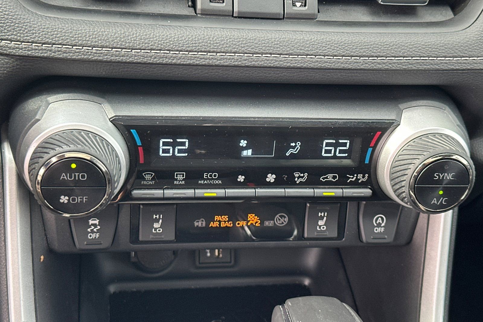 Used 2023 Toyota RAV4 XLE Premium image 22