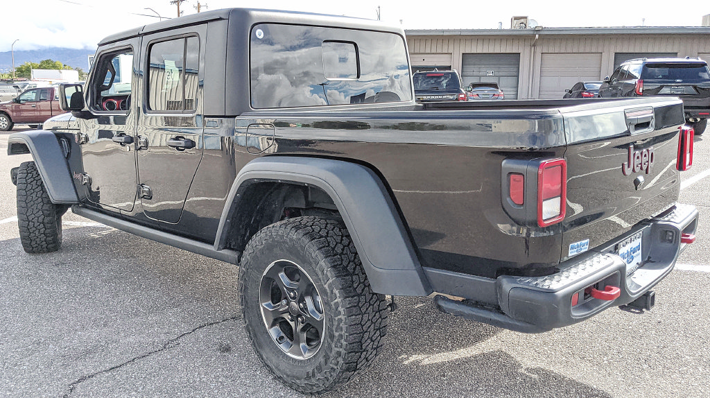 Used 2023 Jeep Gladiator Rubicon w/ Cold Weather Group AWD/4WD image 4