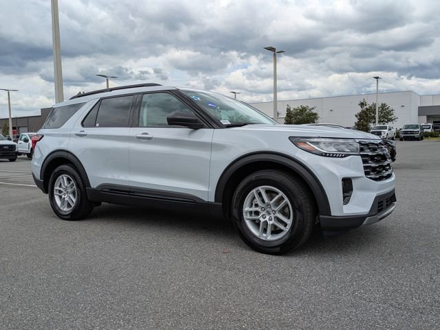 Certified 2026 Ford Explorer Active w/ Active Comfort Package RWD image 2