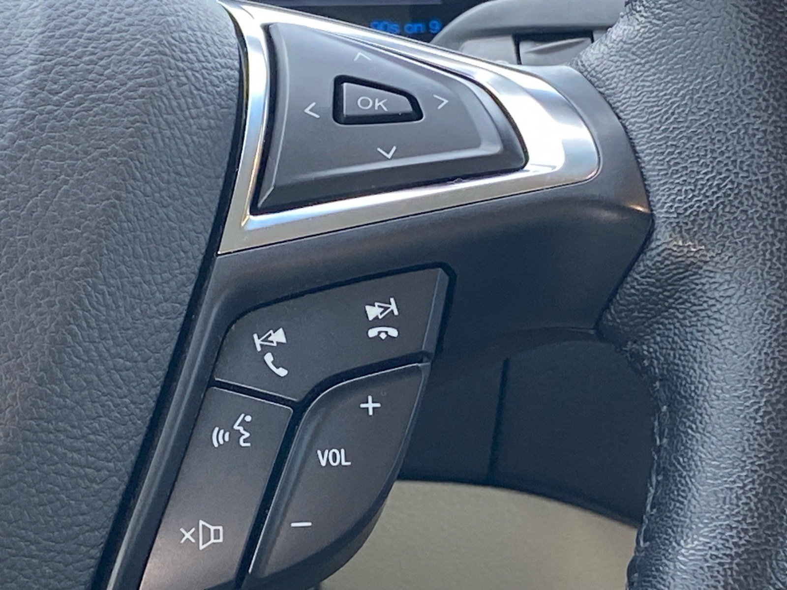 Certified 2022 Ford Edge Titanium image 9