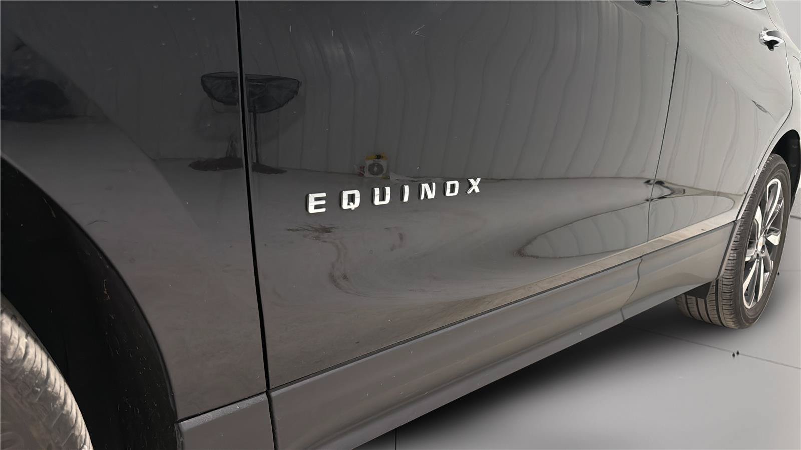 Used 2023 Chevrolet Equinox Premier AWD/4WD image 32