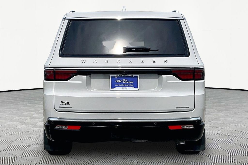 Used 2022 Jeep Wagoneer Series III w/ Convenience Group I AWD/4WD image 4